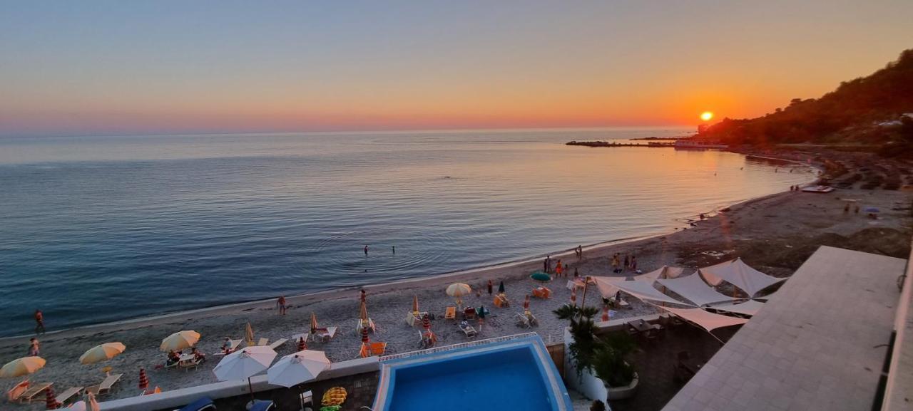 Sea&Sun&Sand Luxury Apartment In Durrës 외부 사진